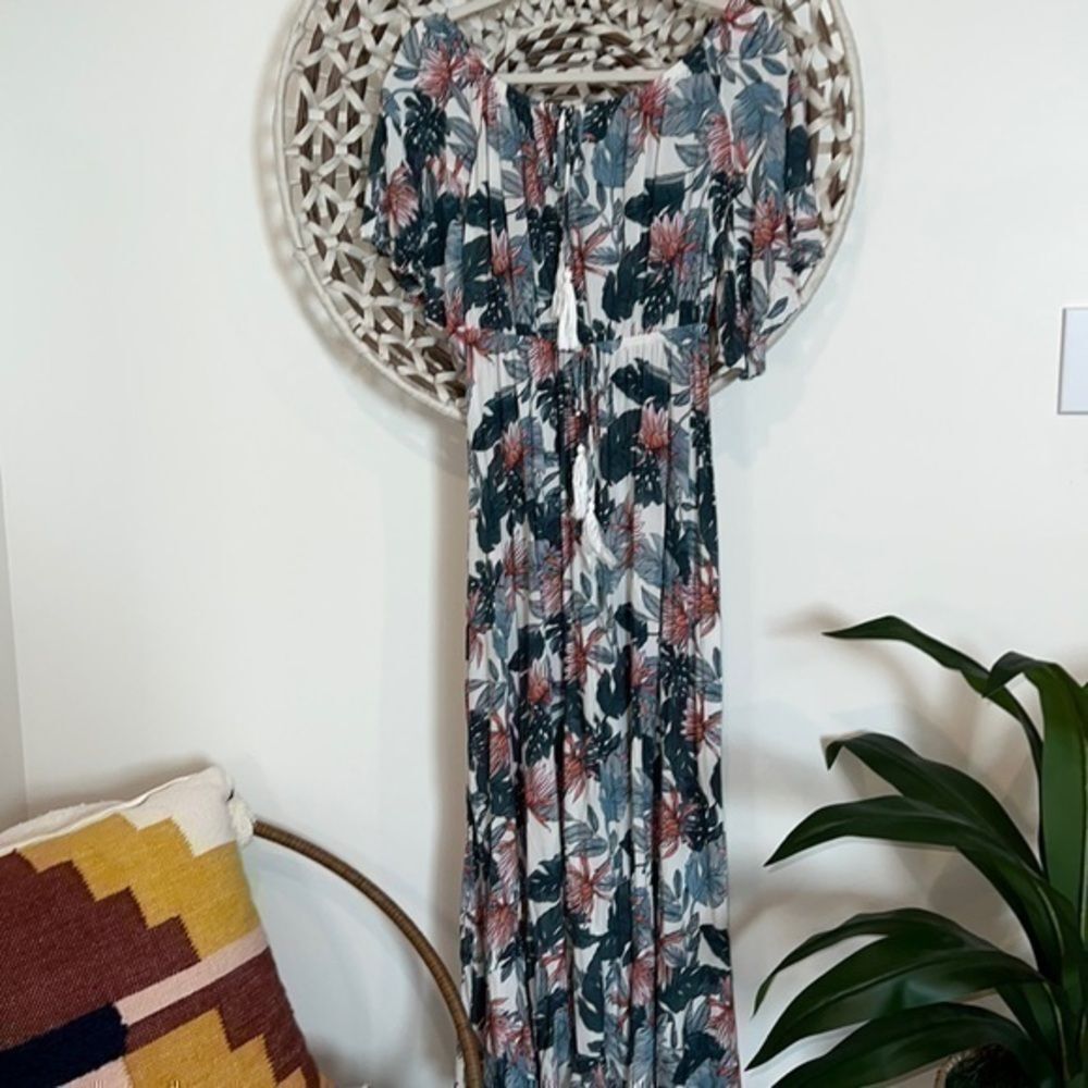 Label of Love Hawaiian print off the shoulder maxi dress size small
